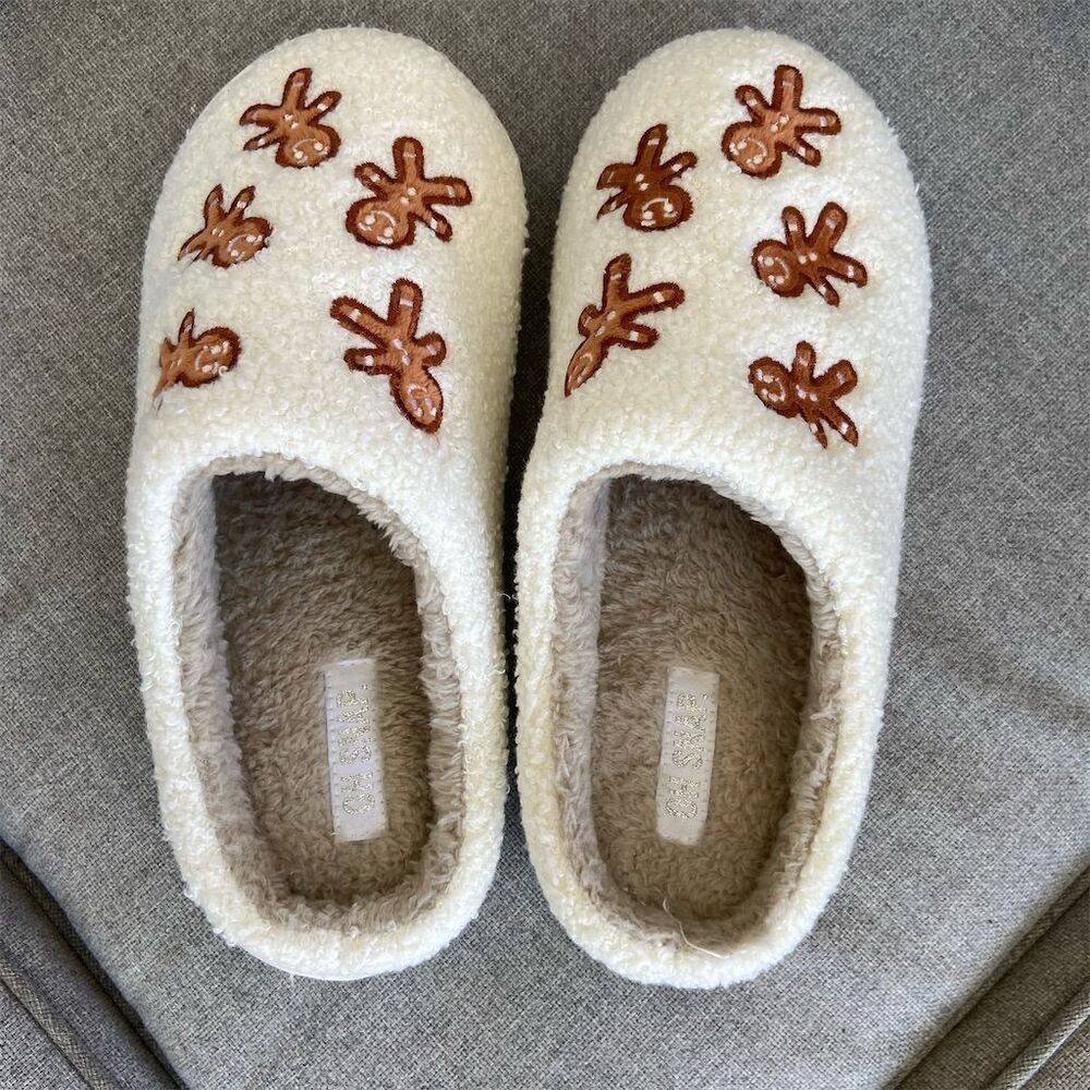 Aéropostale Women's Gingerbread Man Plush Slippers Brown One Size